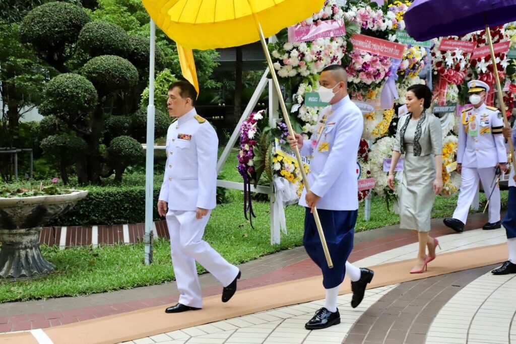 พระบาทสมเด็จพระเจ้าอยู่หัว และสมเด็จพระนางเจ้าฯ พระบรมราชินี เสด็จพระราช... 24 Raider-Reporter.com ข่าวไรเดอร์รีพอร์ตเตอร์ เกาะติดข่าวล่าสุด ทุกเหตุการณ์ ข่าวสังคมการเมือง ข่าวอาชญากรรม ข่าวด่วนวันนี้ Raider-Reporter.com ข่าวไรเดอร์รีพอร์ตเตอร์ เกาะติดข่าวล่าสุด ทุกเหตุการณ์ ข่าวสังคมการเมือง ข่าวอาชญากรรม ข่าวด่วนวันนี้