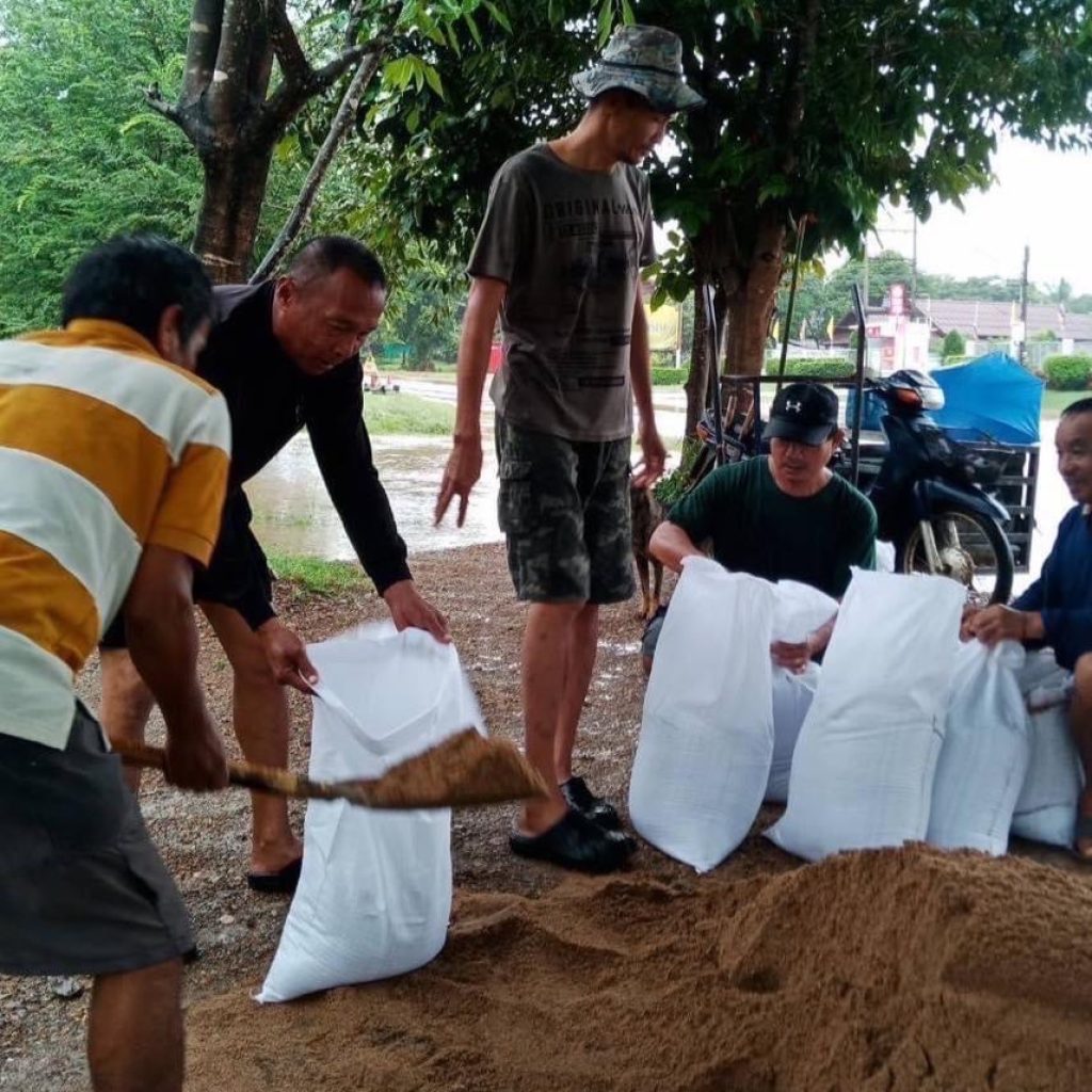 ผบ.ตร.สนองนโยบาย นายกรัฐมนตรี ห่วงใยสถานการณ์น้ำท่วม สั่งตำรวจทุกหน่วยเร่งบูรณาก... 49 Raider-Reporter.com ข่าวไรเดอร์รีพอร์ตเตอร์ เกาะติดข่าวล่าสุด ทุกเหตุการณ์ ข่าวสังคมการเมือง ข่าวอาชญากรรม ข่าวด่วนวันนี้ Raider-Reporter.com ข่าวไรเดอร์รีพอร์ตเตอร์ เกาะติดข่าวล่าสุด ทุกเหตุการณ์ ข่าวสังคมการเมือง ข่าวอาชญากรรม ข่าวด่วนวันนี้