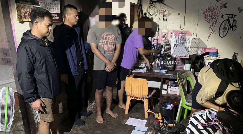 ด่วน!!! จับเเล้ว 2 พ่อลูก >> ขายปืน ให้เด็ก14 ก่อเหตุใช้อาวุธ กราดยิงในพา... 36 Raider-Reporter.com ข่าวไรเดอร์รีพอร์ตเตอร์ เกาะติดข่าวล่าสุด ทุกเหตุการณ์ ข่าวสังคมการเมือง ข่าวอาชญากรรม ข่าวด่วนวันนี้ Raider-Reporter.com ข่าวไรเดอร์รีพอร์ตเตอร์ เกาะติดข่าวล่าสุด ทุกเหตุการณ์ ข่าวสังคมการเมือง ข่าวอาชญากรรม ข่าวด่วนวันนี้