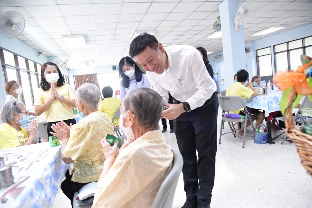 กทม.ตรวจเยี่ยมบ้านผู้สูงอายุบางแค 2 ฟื้นฟูและพัฒนาผู้สูงอายุให้สามารถอยู่ในสังค... 79 Raider-Reporter.com ข่าวไรเดอร์รีพอร์ตเตอร์ เกาะติดข่าวล่าสุด ทุกเหตุการณ์ ข่าวสังคมการเมือง ข่าวอาชญากรรม ข่าวด่วนวันนี้ Raider-Reporter.com ข่าวไรเดอร์รีพอร์ตเตอร์ เกาะติดข่าวล่าสุด ทุกเหตุการณ์ ข่าวสังคมการเมือง ข่าวอาชญากรรม ข่าวด่วนวันนี้
