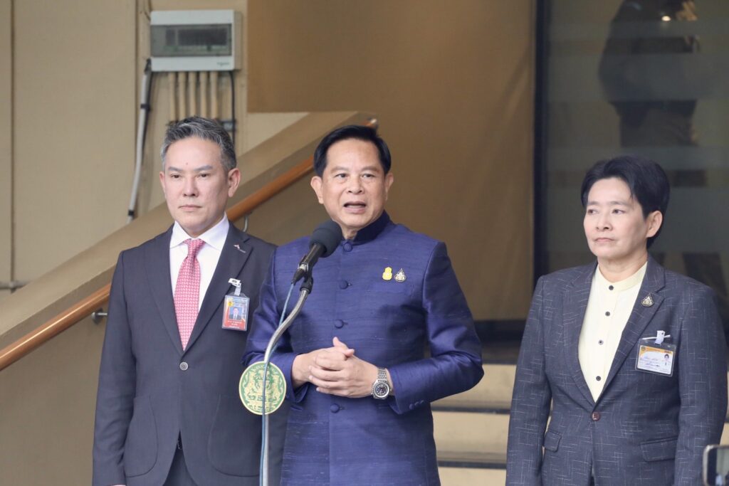 “พีระพันธุ์” เสนอแนวทางลดเบนซินทั้งระบบ รมว.พลังงาน เสนอแนวทางลดน้ำมันเบนซินทั้... 74 Raider-Reporter.com ข่าวไรเดอร์รีพอร์ตเตอร์ เกาะติดข่าวล่าสุด ทุกเหตุการณ์ ข่าวสังคมการเมือง ข่าวอาชญากรรม ข่าวด่วนวันนี้ Raider-Reporter.com ข่าวไรเดอร์รีพอร์ตเตอร์ เกาะติดข่าวล่าสุด ทุกเหตุการณ์ ข่าวสังคมการเมือง ข่าวอาชญากรรม ข่าวด่วนวันนี้